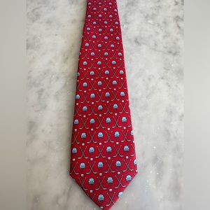 Vineyard Vines hockey stick tie.